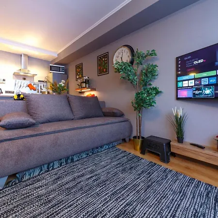 S22 Rrlux Free Parking *