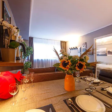 S22 Rrlux Free Parking