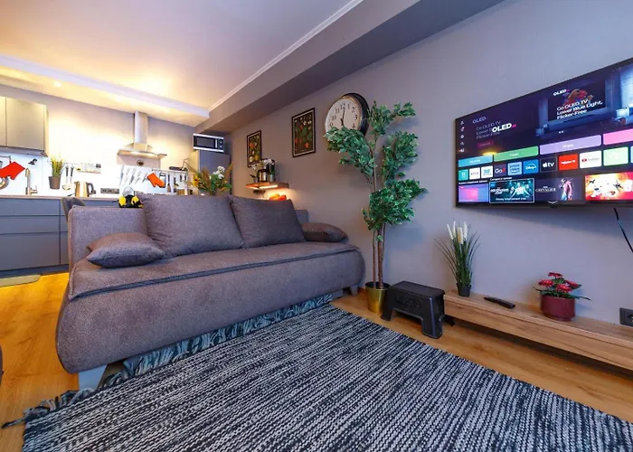 S22 Rrlux Free Parking *