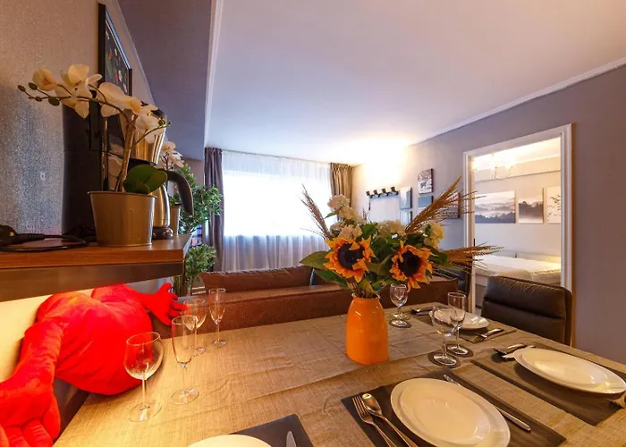 S22 Rrlux Free Parking