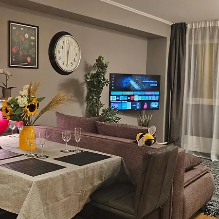 S22 Rrlux Free Parking