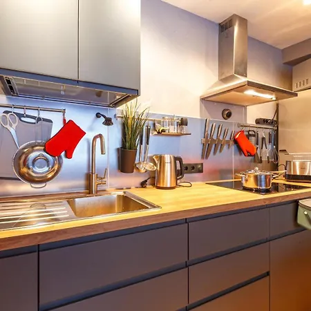 S22 Rrlux Free Parking *