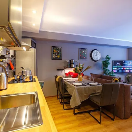 Апартаменти S22 Rrlux Free Parking